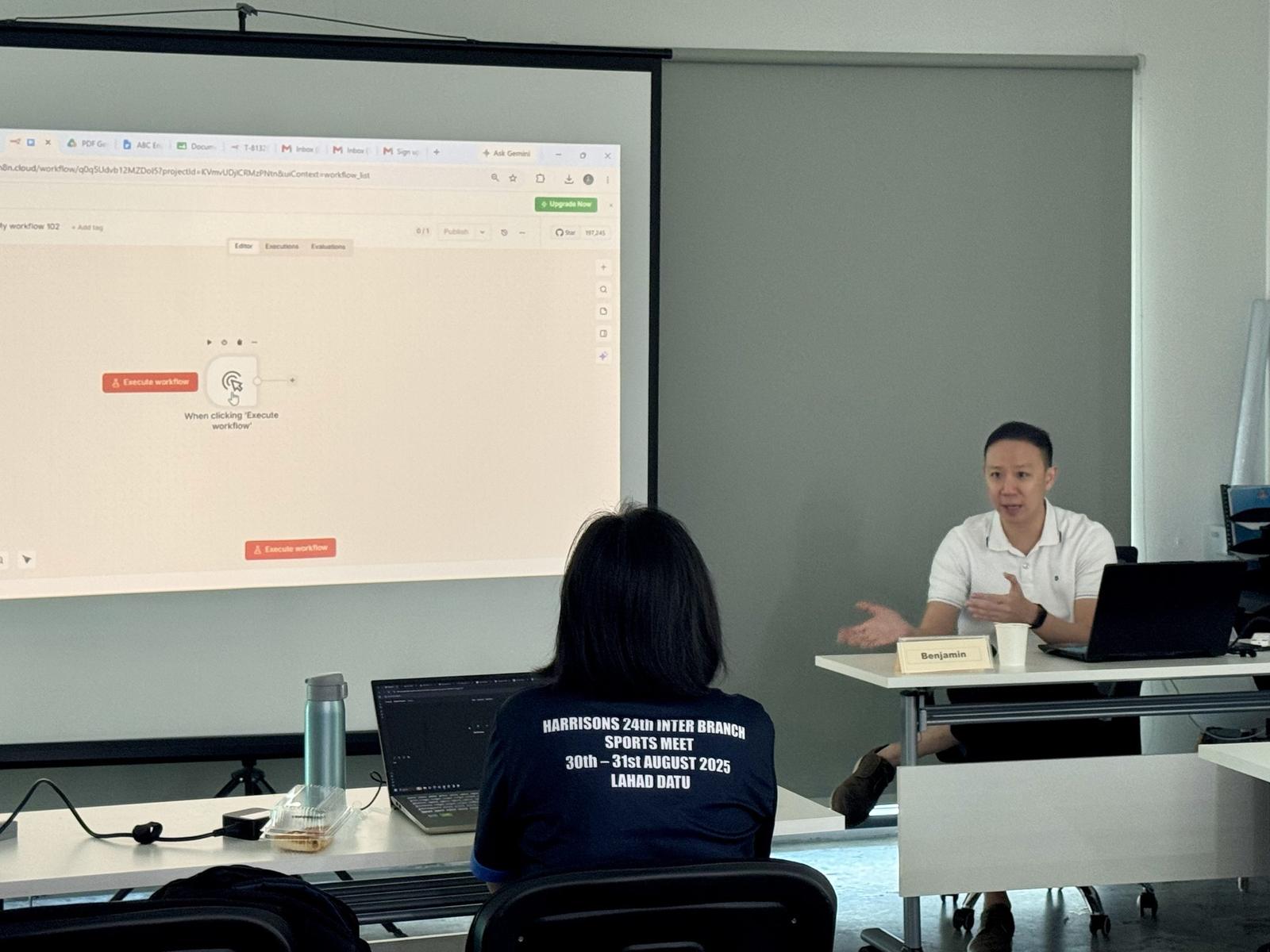 Benjamin Felix Chan guiding an n8n automation training session